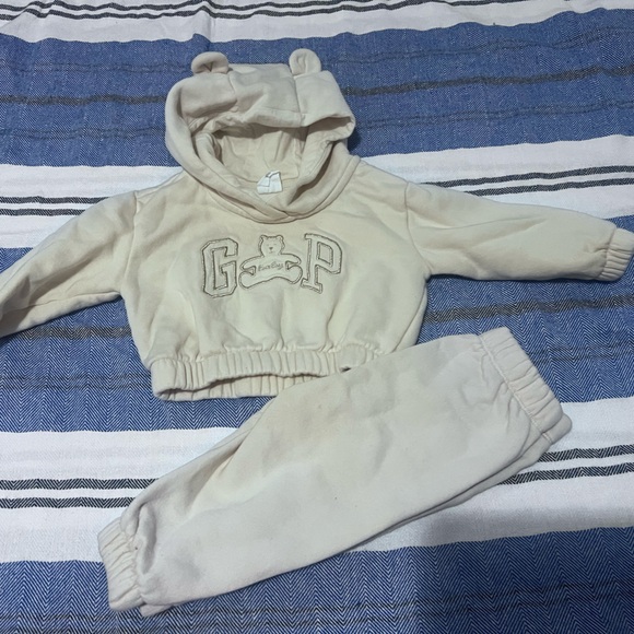 GAP Kids Cream Hoodie and Joggers Set - Picture 3 of 3